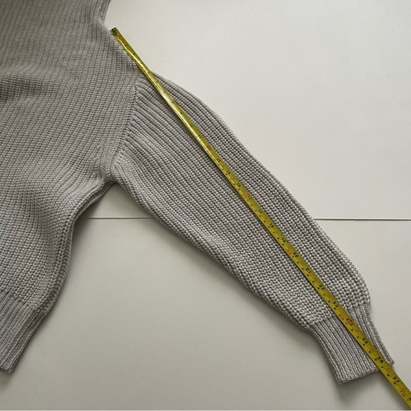 Aritzia Wilfred Montpellier Sweater in Heather Light Grey - Picture 9 of 13